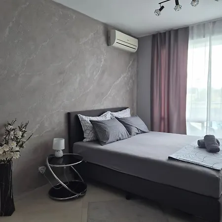 Apartment елегантно студио в18 в комплекс одисей, Nesebar